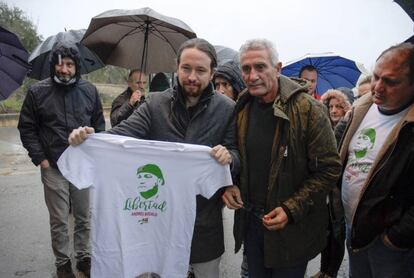 Pablo Iglesias, Diego Ca&ntilde;amero y Rafa Mayoral visitan a Andr&eacute;s B&oacute;dalo.