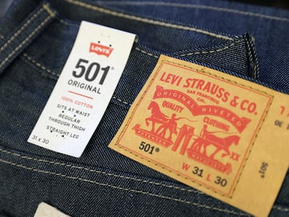 Etiqueta de unos pantalones Levi Strauss.