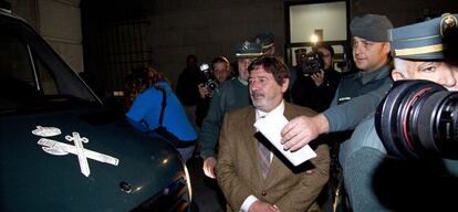 El ex director general de Trabajo Javier Guerrero, camino de prisión el pasado 20 de marzo.