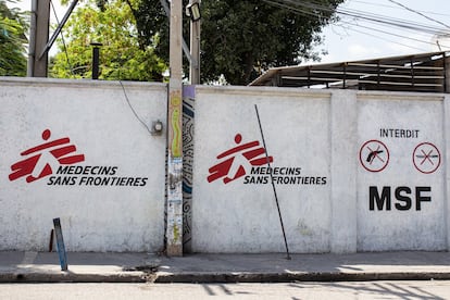 Fachada del centro médico de Médicos Sin Fronteras en el barrio de Turgeau, en Puerto Príncipe (Haití).