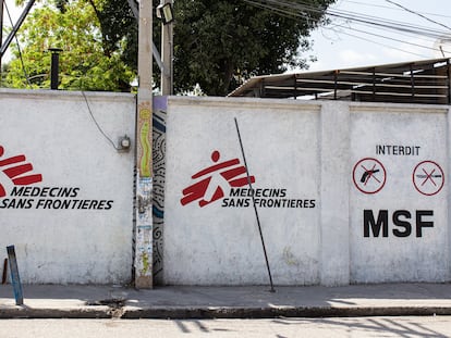 Fachada del centro médico de Médicos Sin Fronteras en el barrio de Turgeau, en Puerto Príncipe (Haití).