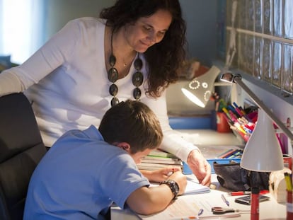 Parents say they spend more and more time helping their children with homework.