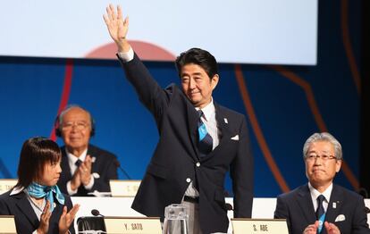 El primer ministro japonés, Shinzo Abe, antes de la presentación.
