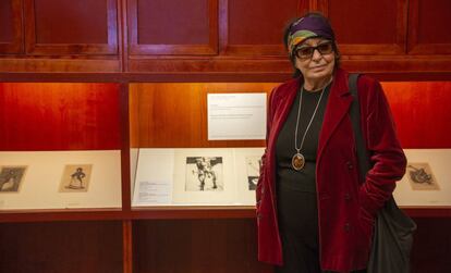 Elvireta Escobio, viuda de Millares en la exposicion en la Academia de Artes de San Fernando