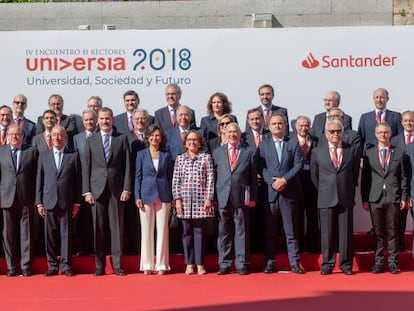 Foto de grupo tomada durante la inauguración del IV Encuentro Internacional de Rectores Universia.