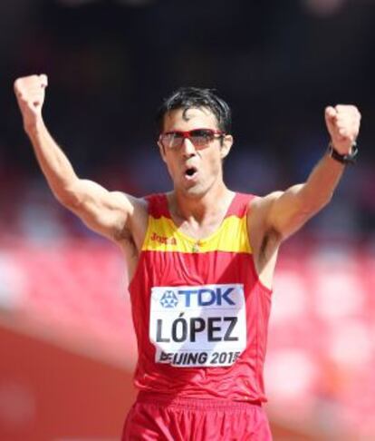 Miguel &Aacute;ngel Lopez celebra su triunfo en los Mundiales.