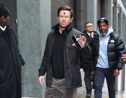 Mark Wahlberg cruz ceniza