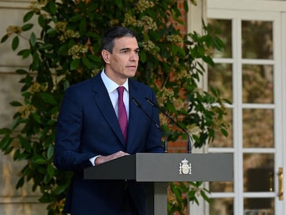 Spain's Prime Minister Pedro Sanchez gives a statement to annonunce he will stay on as Prime Minister after weighing his exit from the Spanish government, at Moncloa palace in Madrid, Spain April 29, 2024. Borja Puig de la Bellacasa/Pool via REUTERS