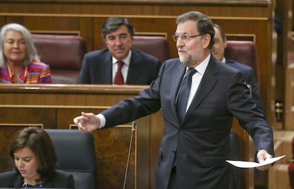 En su enfrentamiento verbal en el plenario del Congreso, el presidente del Gobierno, Mariano Rajoy, ha acusado al líder socialista de mentir.