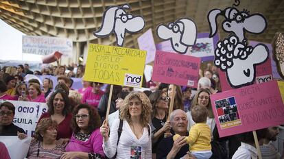 Asistentes a la concentración en Sevilla por el Día Internacional de la Mujer del año pasado.