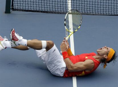 Rafael Nadal celebra un punto frente a Starace.