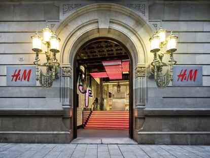 Fachada de una tienda de H&amp;M en Barcelona