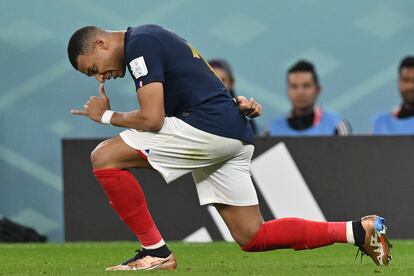 Mbappé celebra uno de sus goles frente a Polonia.