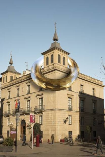 Simulación de la instalación de Plastique Fantastique en el viejo ayuntamiento de Logroño.