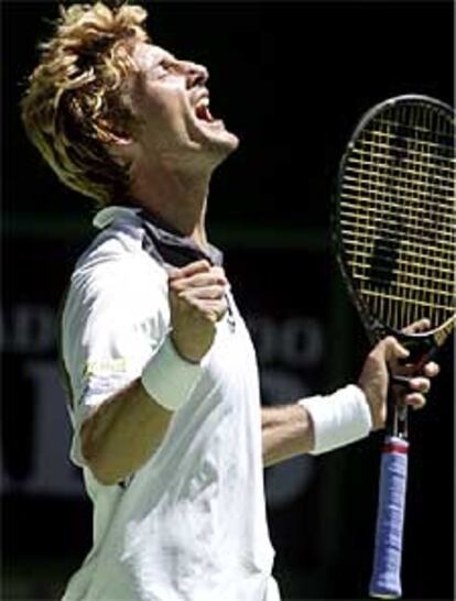 Juan Carlos Ferrero celebra su victoria frente a Ancic.