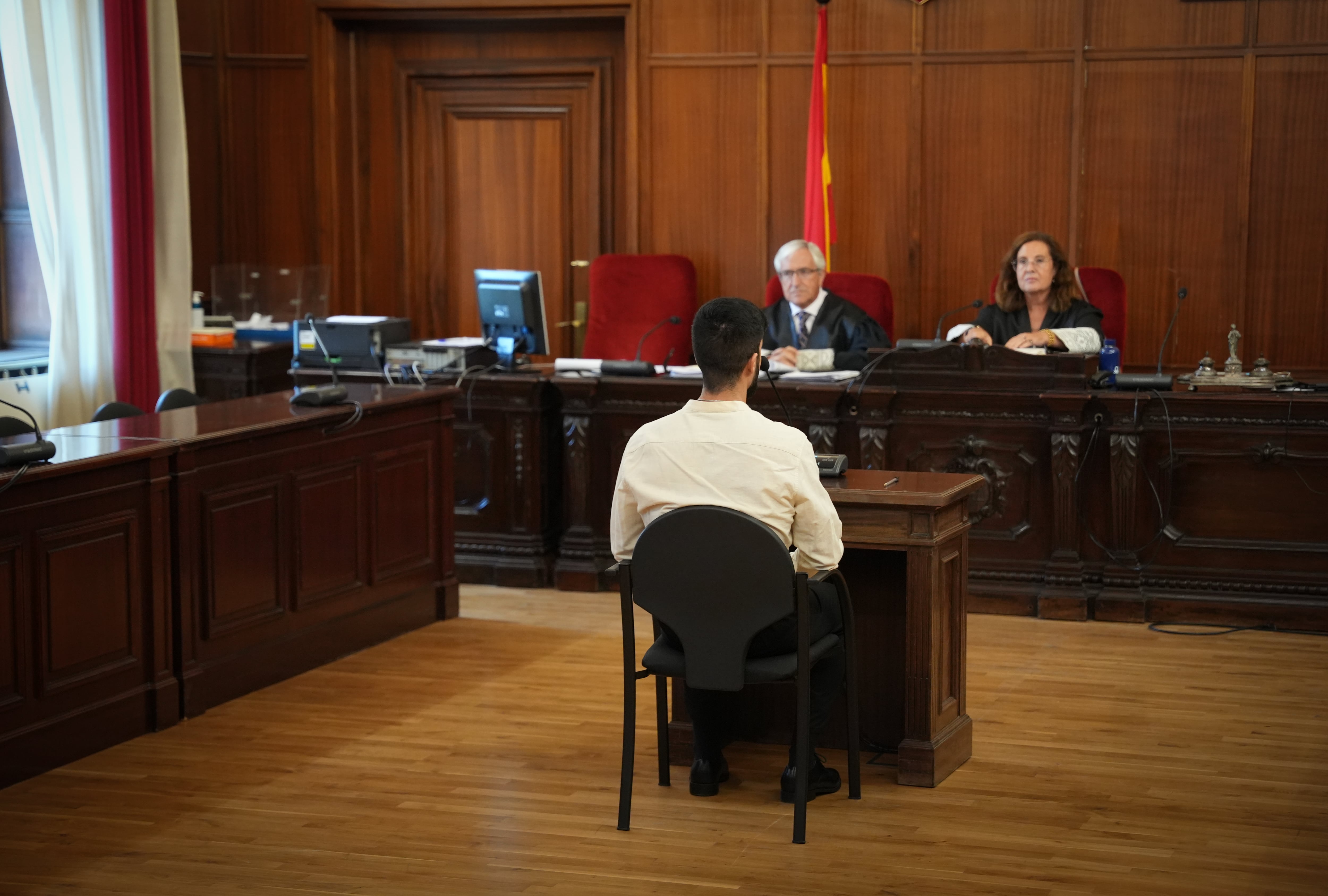 El teléfono móvil de Ana Buza se añade al puzle de pruebas para determinar cómo murió