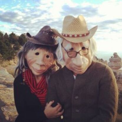 André y Dorine posan en el cañón del Colorado, en su gira por EE UU.