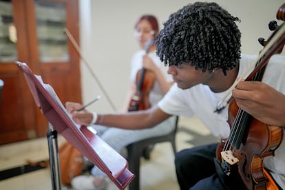 The Cartagena Symphony Orchestra is a social project. Focused on symphonic music, it’s made up of children and youth from Cartagena