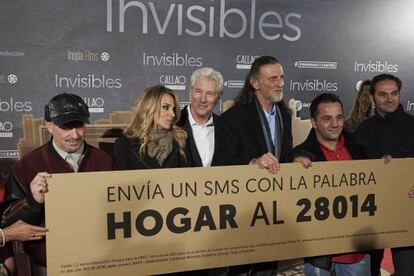 Parte del equipo de 'Invisibles' en el estreno de la película.