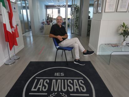 José Antonio Expósito, director del instituto  Las Musas, en el barrio de San Blas (Madrid).