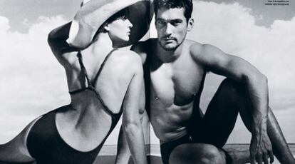 Elegancia y clasicismo son dos de las constantes del trabajo de Manuel Outumuro, colaborador habitual de 'El País Semanal'. Así retrató para el Especial Verano 2008 de esta revista a los dos 'top models' Anne V y David Gandy