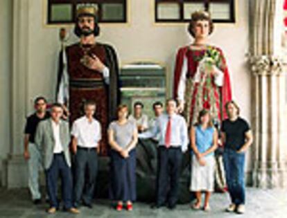Los equipos de Sistemas de Información y Acción Cívica de Terrassa, con su alcalde Pere Navarro (con corbata).