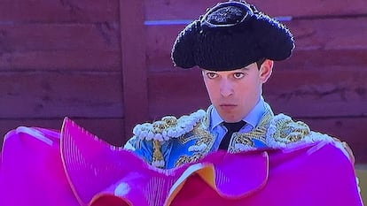El novillero Sergio Rollón, durante la novillada del sábado.