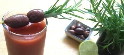 Ginebra con tomate, sí se puede