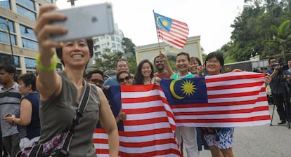 Seguidores de Mahathir Mohamad este jueves en Kuala Lumpur (Malasia).