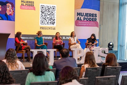 La senadora Alejandra Lagunes; Martha A. Tudón, de la organización Artículo 19; Ruth Alejandra López, senadora del partido Movimiento Ciudadano, y Nina Santos, directora de Aláfia Lab Brasil, dialogaron sobre el uso de la inteligencia artificial y los riesgos que se deben de atender antes que vaya hacia un lado negativo. 