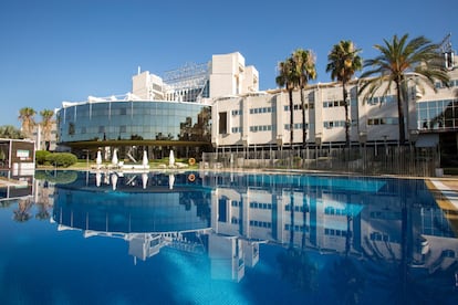 The swimming pool of the 623-room Silken Al-Andalus Palace hotel, the largest asset in the portfolio, which Pygmalion and CBRE IM want to sell, in an image provided by the company.