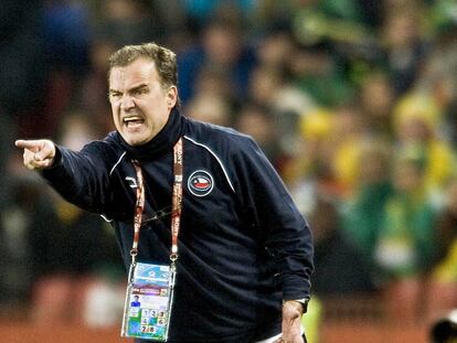 Bielsa dirigiendo a la selección chilena en el pasado Mundial.