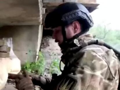 Members of the National Guard of Ukraine, Special Operations Forces and State Security Service take part in a joint operation to blow up a bridge connecting Sievierodonetsk and Lysychansk to Rubizhne, amid Russia's invasion of Ukraine, in Sievierodonetsk, Luhansk region, Ukraine in this screengrab taken from a handout video released May 18, 2022. Ukraine National Guard/Handout via REUTERS    THIS IMAGE HAS BEEN SUPPLIED BY A THIRD PARTY  NO RESALES. NO ARCHIVES  MANDATORY CREDIT