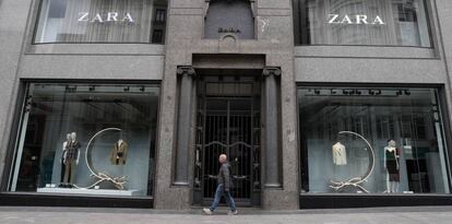 Una tienda de Zara cerrada en Madrid.