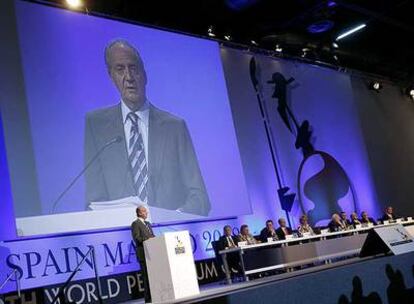 El Rey se dirige a la asamblea del Congreso Mundial del Petróleo en Madrid.