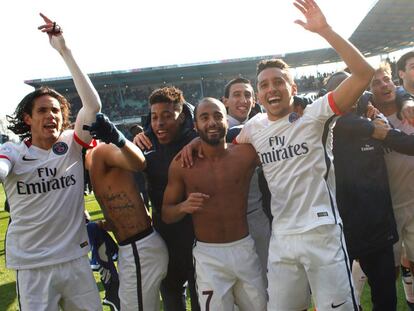 Los jugadores del PSG celebran el t&iacute;tulo de Liga.