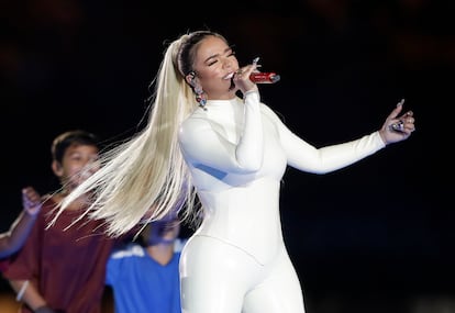 La cantante colombiana Karol G en su actuación durante la ceremonia de apertura de la Copa América en Sao Paulo (Brasil) en 2019.