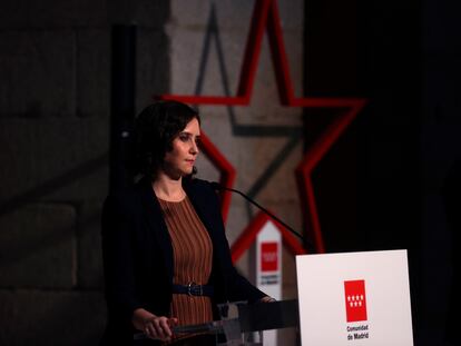 La presidenta madrile&#241;a, Isabel D&#237;az Ayuso, ofrece una rueda de prensa para anunciar las restricciones de movilidad para hacer frente al coronavirus. EFE/JuanJo Mart&#237;n/Archivo
