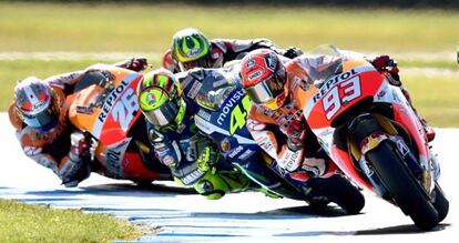 Márquez, en la carrera del GP de Australia, con Rossi tras él.