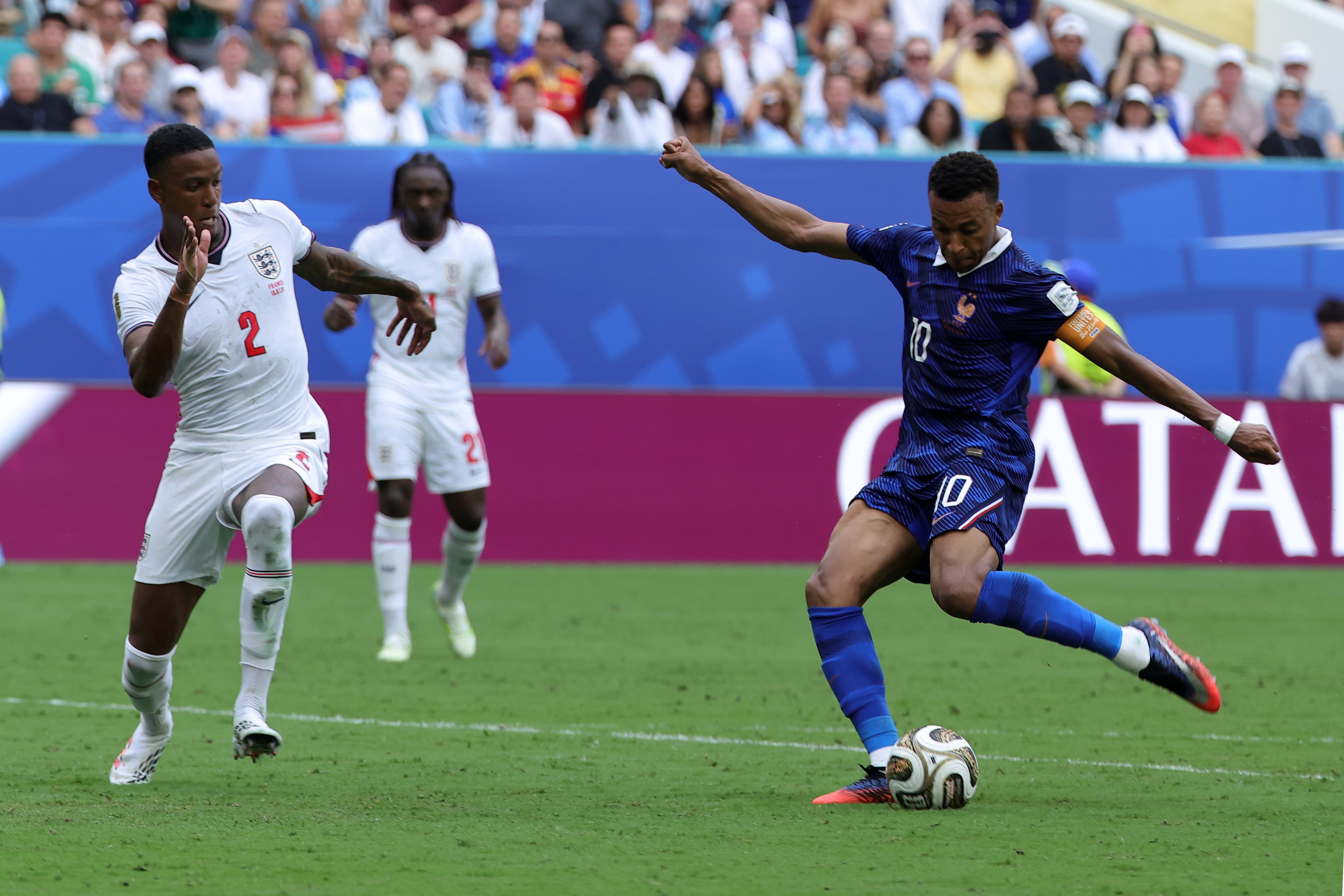 Mbappé anota el tercer gol de Francia frente a Inglaterra en el partido por el tercer lugar