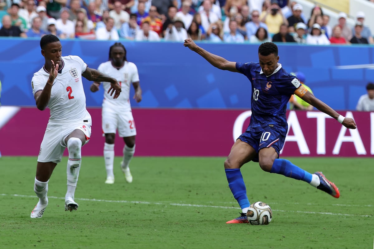 Mbappé anota el tercer gol de Francia frente a Inglaterra en el partido por el tercer lugar