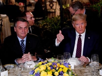 Donald Trump recebe o presidente Jair Bolsonaro para um jantar em Palm Beach, Flórida, em março deste ano.