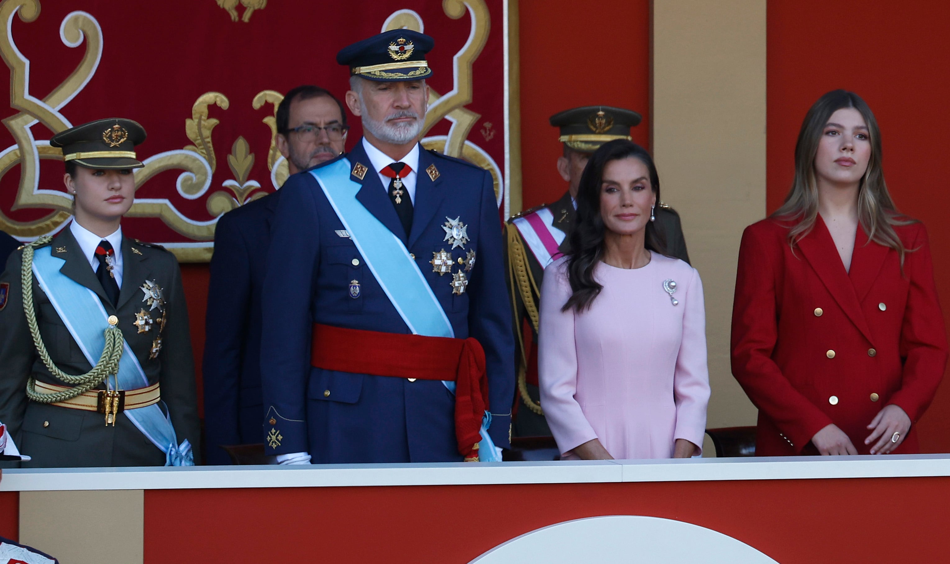 Desfile del Día de la Hispanidad y reacciones políticas en directo | Sánchez recibido entre abucheos e insultos a su llegada al desfile militar