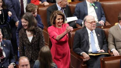 Nancy Pelosi ao chegar à primeira sessão anual do Congresso dos EUA, nesta quinta-feira em Washington.