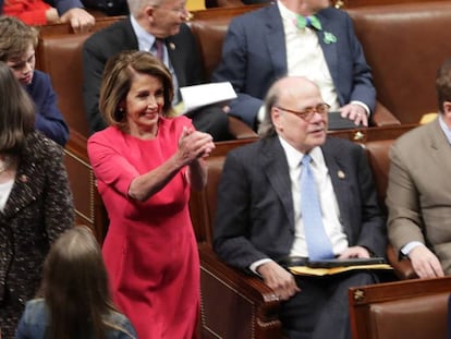 Nancy Pelosi ao chegar à primeira sessão anual do Congresso dos EUA, nesta quinta-feira em Washington.