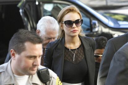 Lindsay Lohan, a las puertas de un tribunal de Los Ángeles.