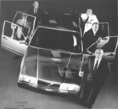 Germán López, acompañado de los socios fundadores de Volvo Car España, Federico Lipperheide, José Antonio de Torrontegui, Alfonso y Max Emanuel Hohenlohe.