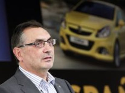 El director general de General Motors Espa&ntilde;a, Antonio Cobo, en la presentaci&oacute;n en Figueruelas de la primera unidad del nuevo Opel Meriva.