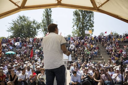 Xavier Domnech durant l'acte dels comuns a Sant Boi de Llobregat.