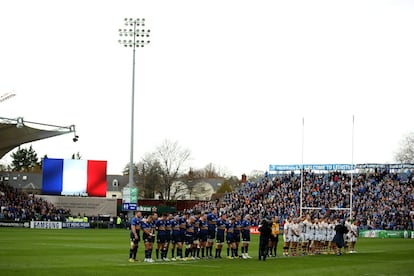 Minuto de silencio antes del partido entre Leinster y Wasps 